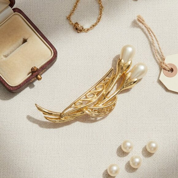 Trifari Jewelry - Vintage Trifari Pearl Tulip Brooch - Elegant Gold Tone Floral Pin
